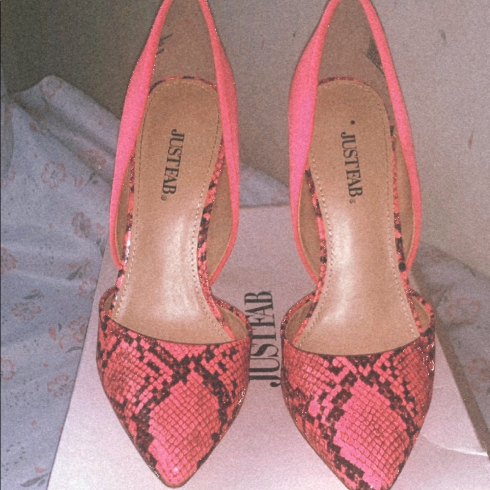 Monika Neon Pink Pumps